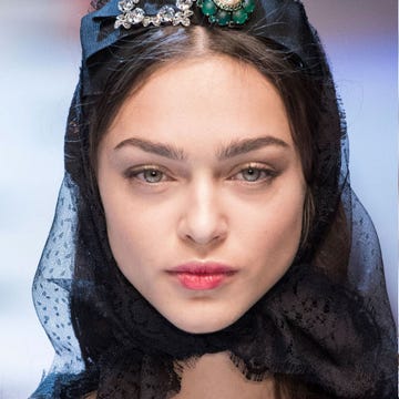 Lip, Hairstyle, Skin, Chin, Forehead, Eyebrow, Hair accessory, Eyelash, Headpiece, Style, 