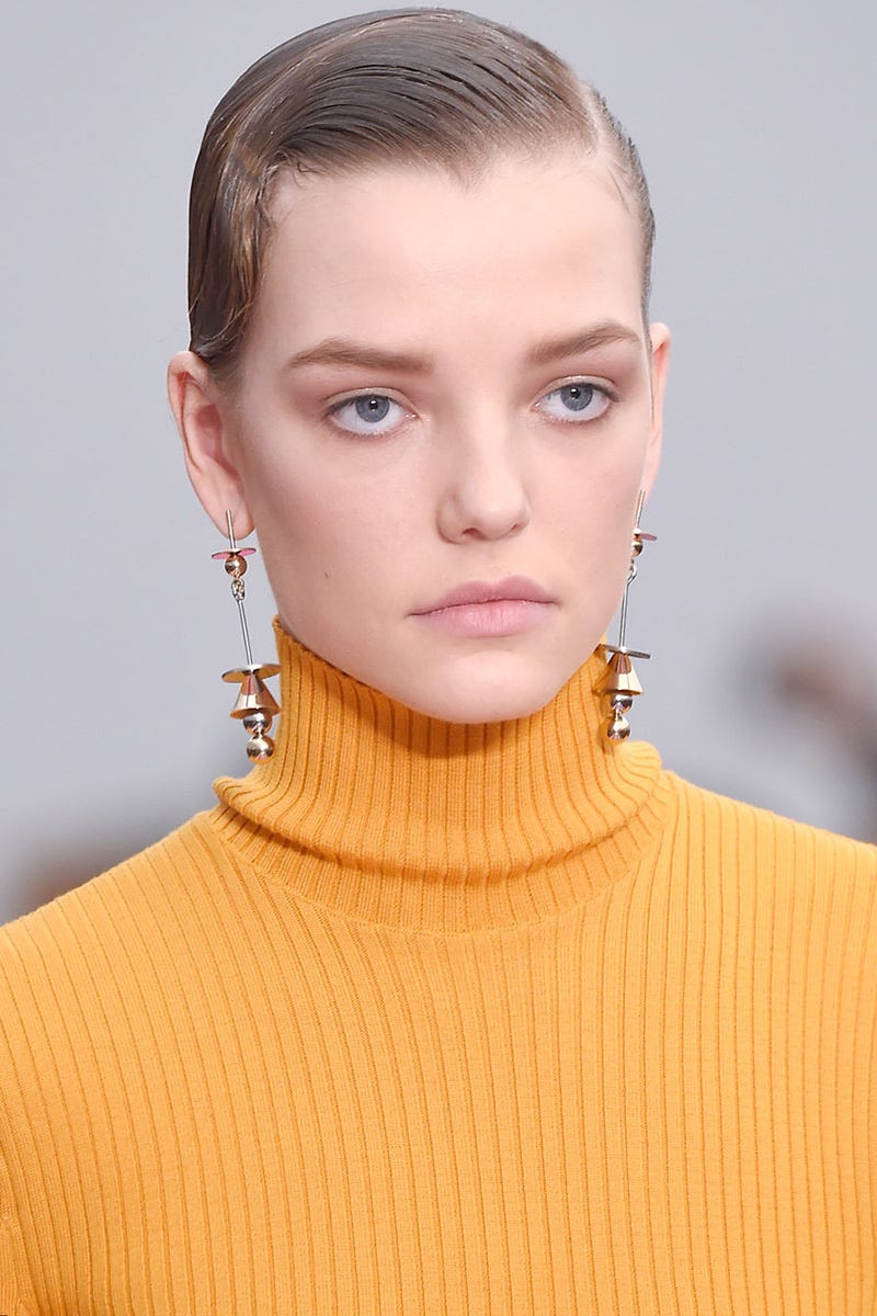 Hair, Ear, Lip, Hairstyle, Earrings, Forehead, Eyebrow, Eyelash, Jewellery, Style, 