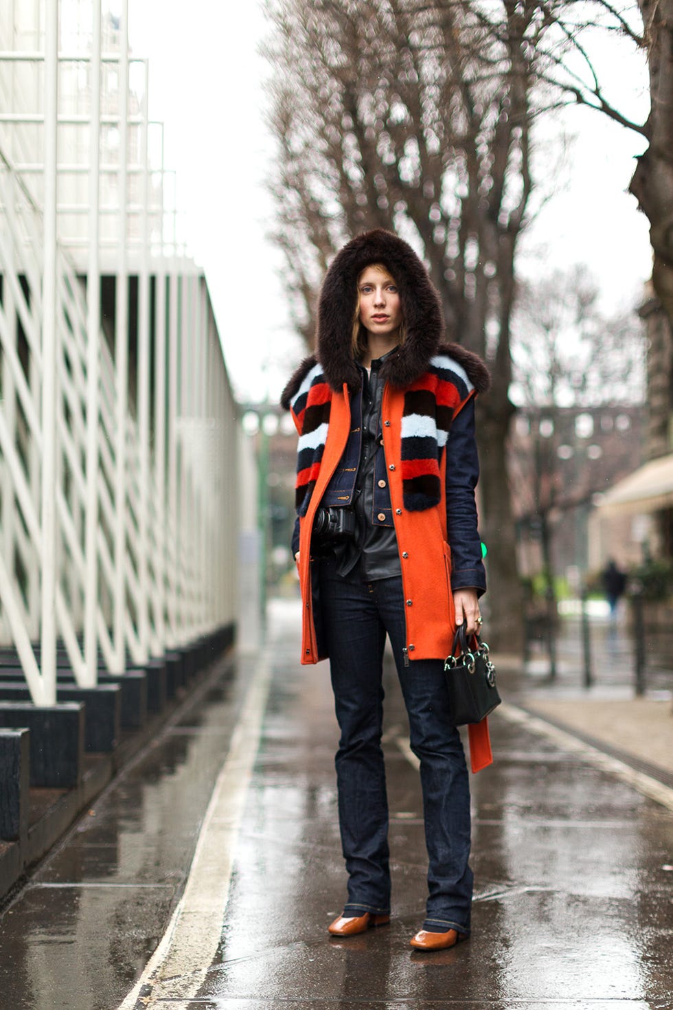 Sleeve, Bag, Outerwear, Standing, Jeans, Jacket, Style, Denim, Street fashion, Luggage and bags, 
