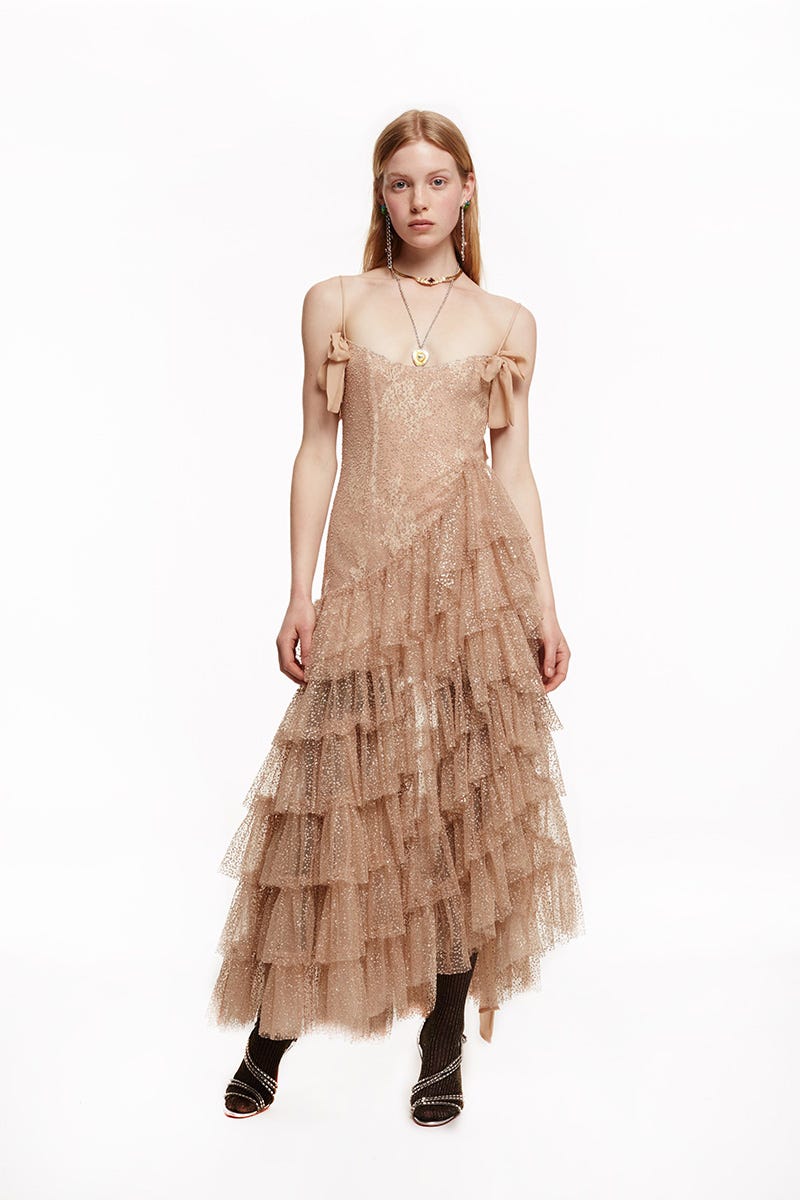 Sleeve, Shoulder, Dress, Textile, Standing, Joint, One-piece garment, Style, Pattern, Day dress, 