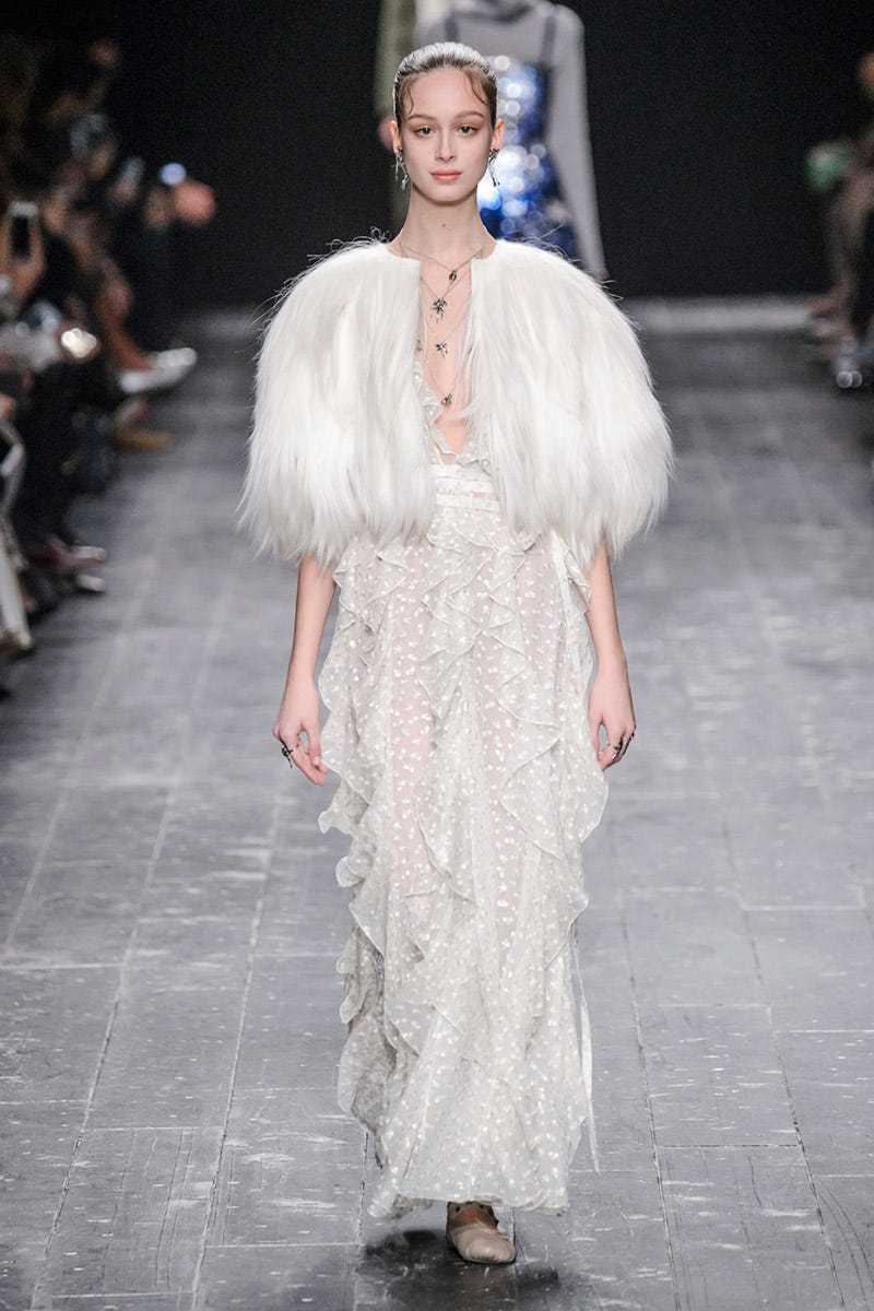 Shoulder, Fashion show, Outerwear, Dress, Runway, Fashion model, Style, Street fashion, Fashion, Haute couture, 
