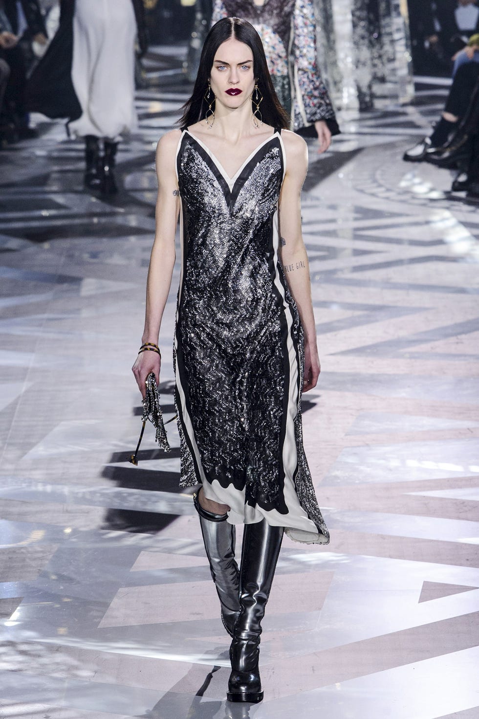 Clothing, Footwear, Leg, Fashion show, Runway, Shoulder, Dress, Fashion model, Outerwear, Style, Clothing, Footwear, Leg, Fashion show, Runway, Shoulder, Dress, Fashion model, Outerwear, Style,