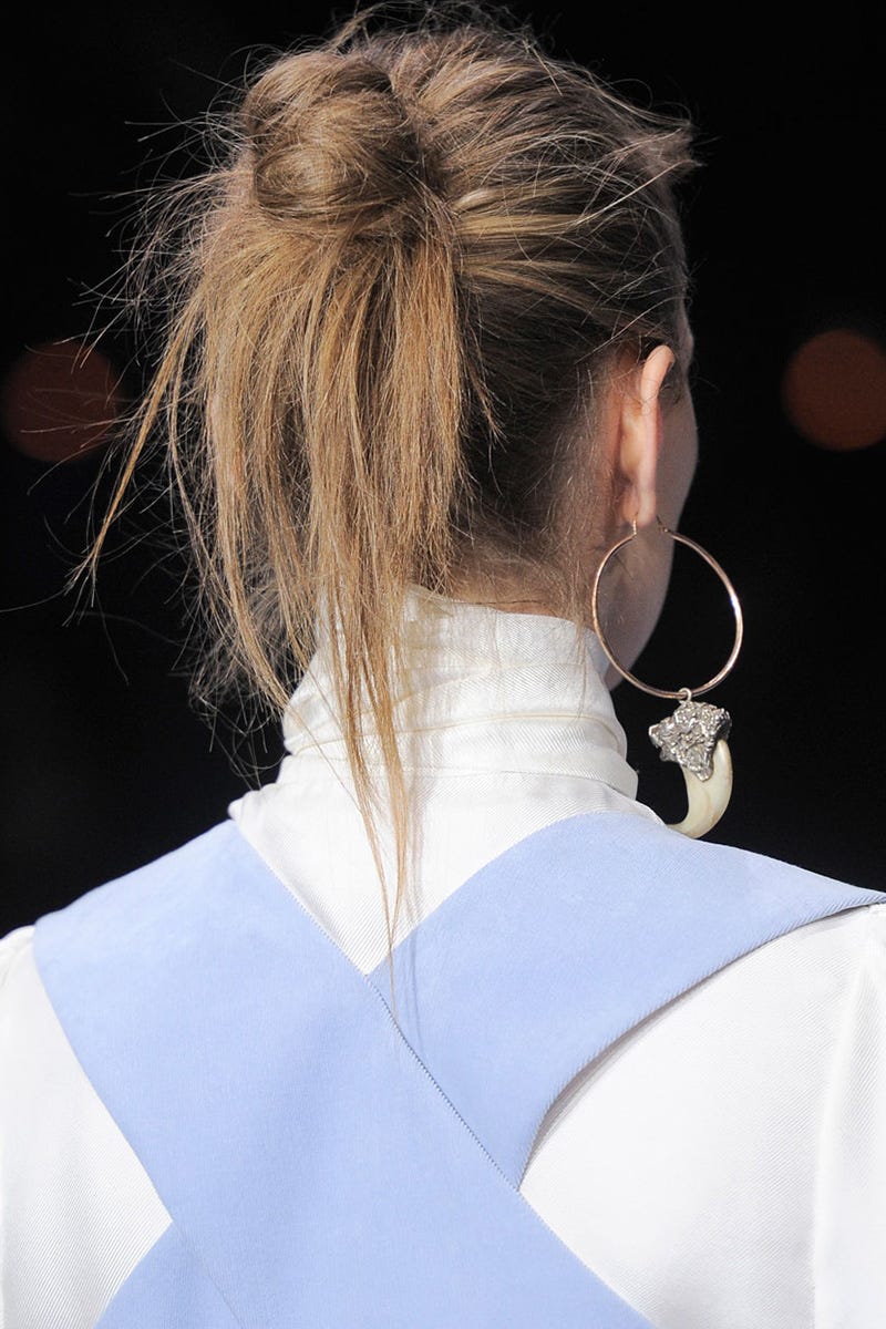Earrings, Hairstyle, Collar, Style, Fashion, Beauty, Neck, Jewellery, Long hair, Blond, 