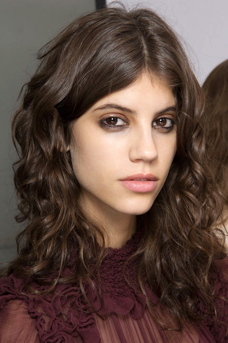 Nose, Lip, Hairstyle, Chin, Eyebrow, Eyelash, Style, Long hair, Iris, Step cutting, 