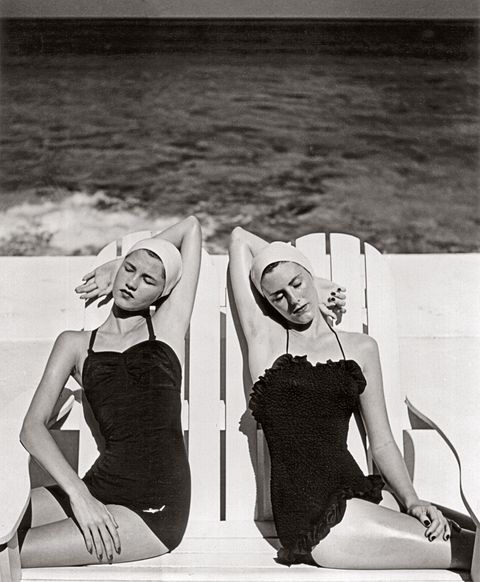 <p><em>Louise Dahl-Wolfe, Twins at the Beach, Nassau, Bahamas , 1949, from Louise Dahl-Wolfe </em><em>(Aperture, 2016) </em></p>