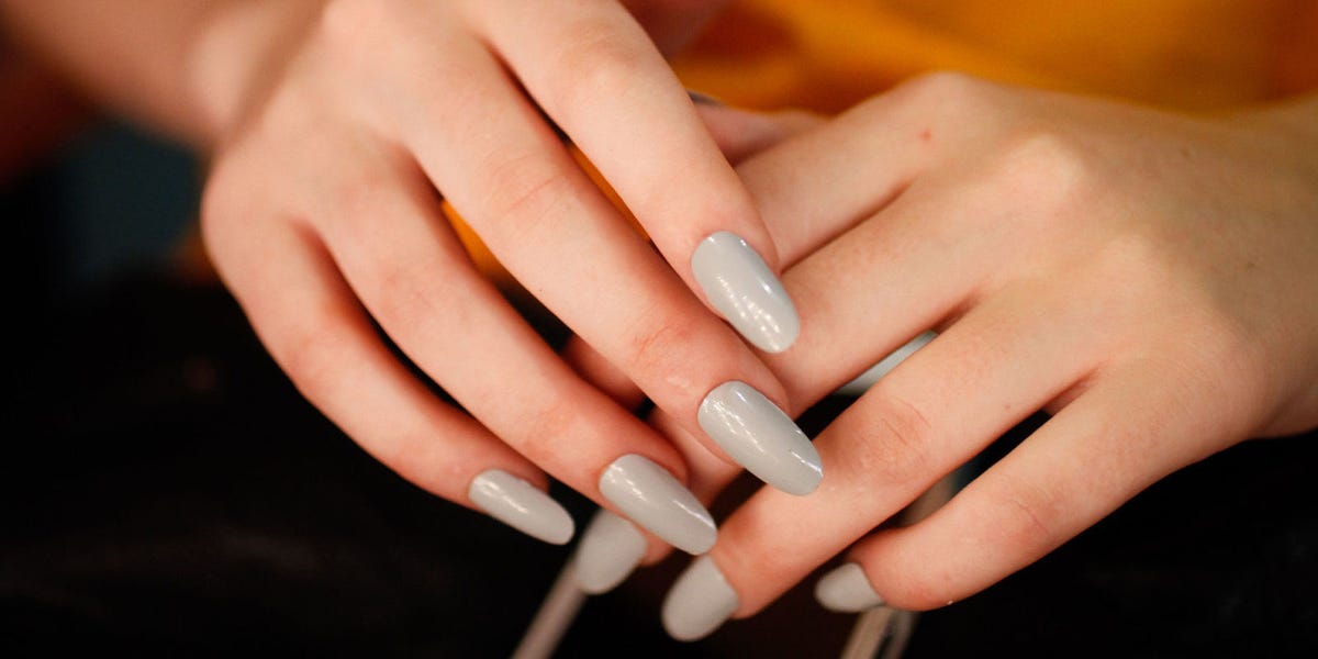 What to Do When Your Nail Is about to Break - How to Fix a Broken Nail What to Do When Your Nail Is about to Break - How to Fix a Broken Nail