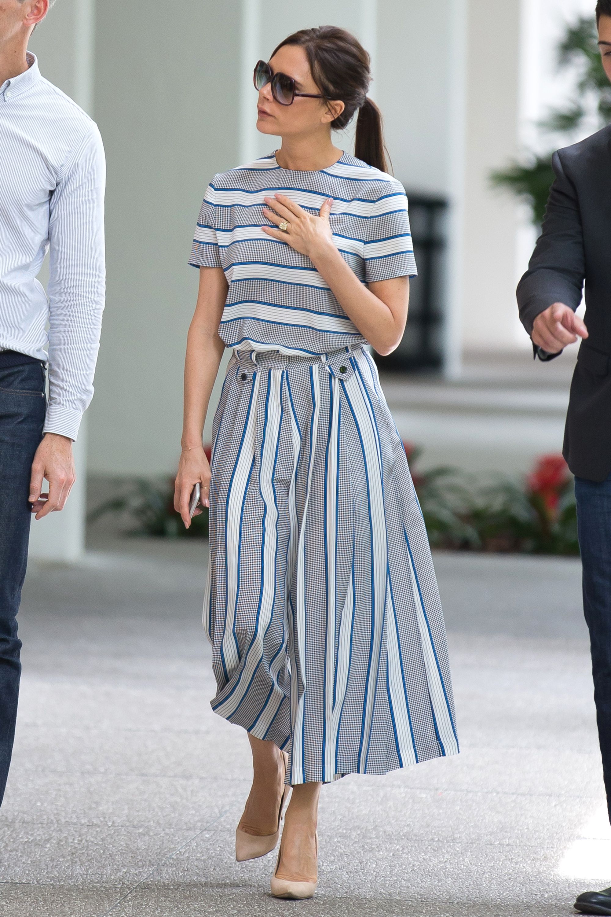 75 Victoria Beckham Looks Pictures Of Victoria Beckham S Style For Her 42nd Birthday