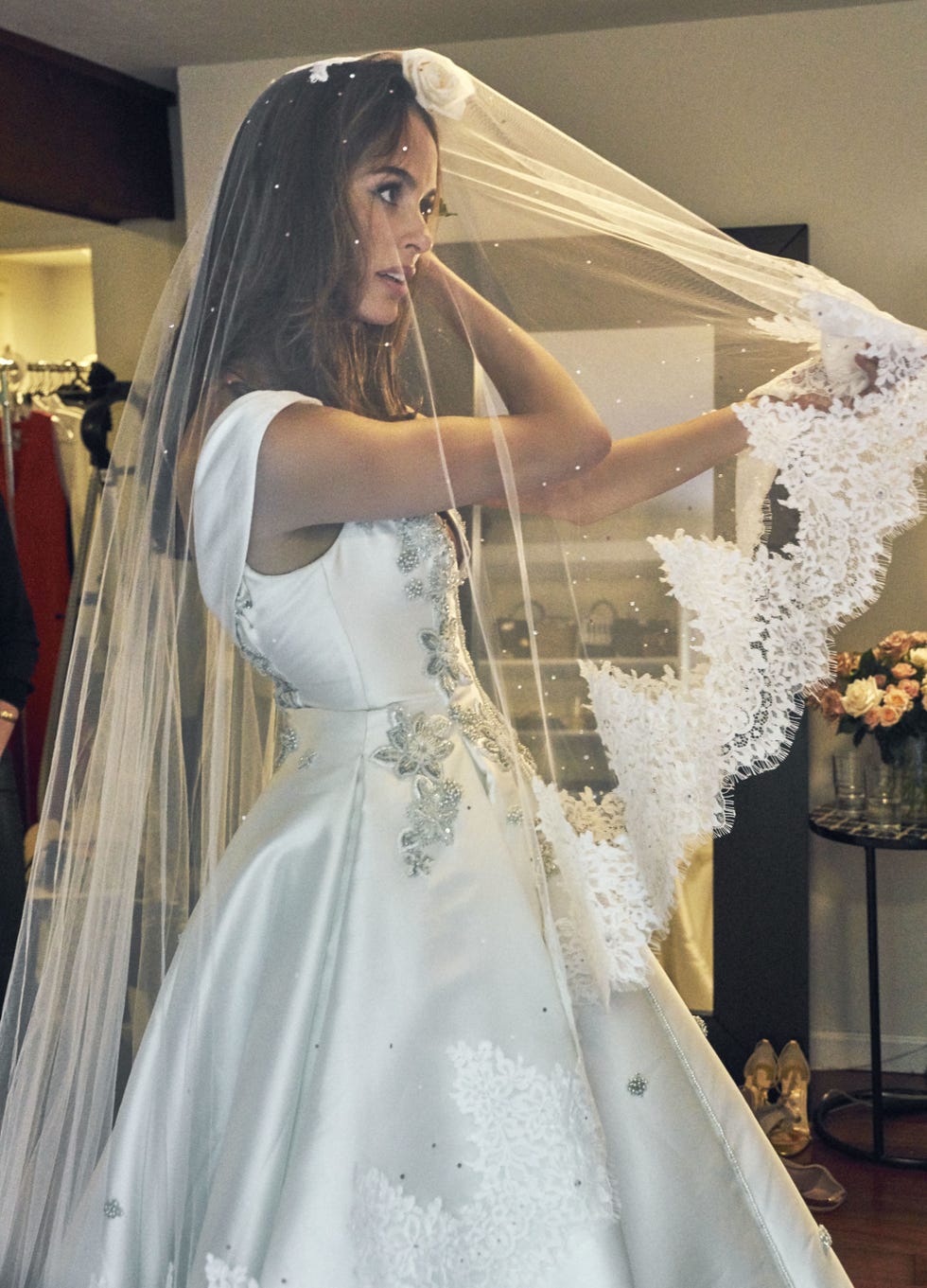 Bridal clothing, Bridal veil, Sleeve, Veil, Bridal accessory, Dress, Shoulder, Textile, Photograph, Gown, 