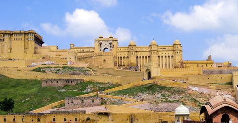 Ancient history, History, Historic site, Classical architecture, Palace, Arch, Tourist attraction, Medieval architecture, Ruins, Caravanserai, 