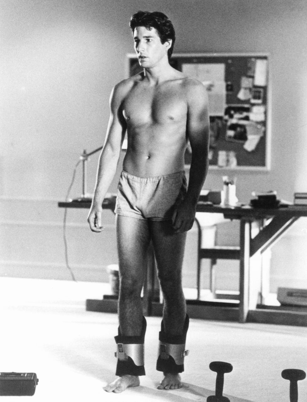 <p>          To the delight (or was it shock and awe) of women everywhere, Richard Gere becomes the first man to do full-frontal in <i>American Gigolo</i>.   </p>