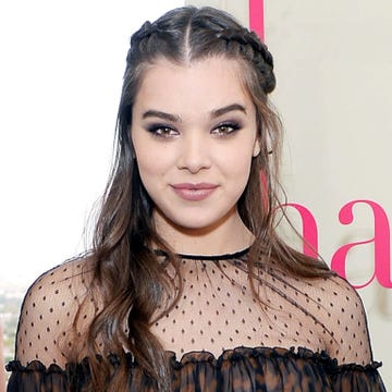 hbz-harper-hailee-steinfeld-party-index