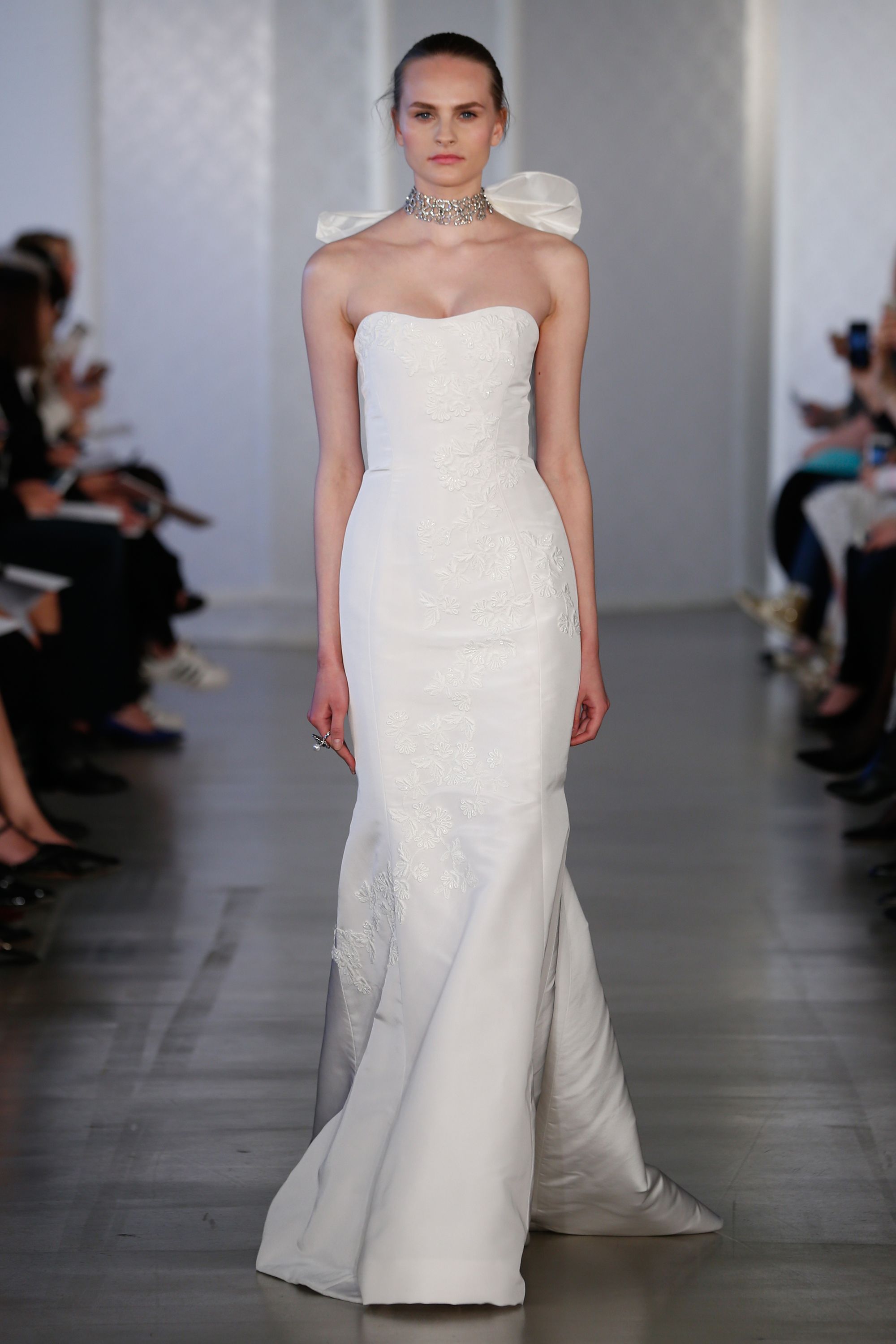 25 Oscar de la Renta Spring 2017 Wedding Dresses See Entire