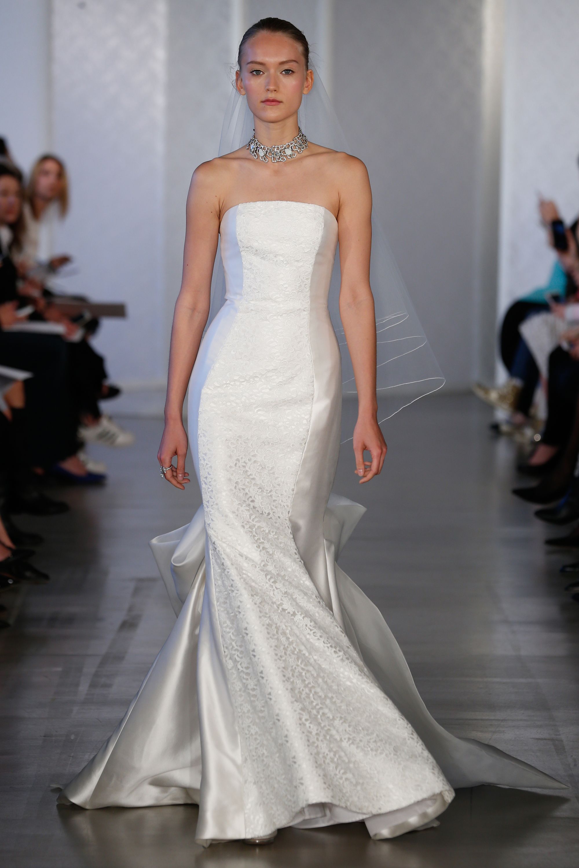 Oscar de la top renta bridal 2017
