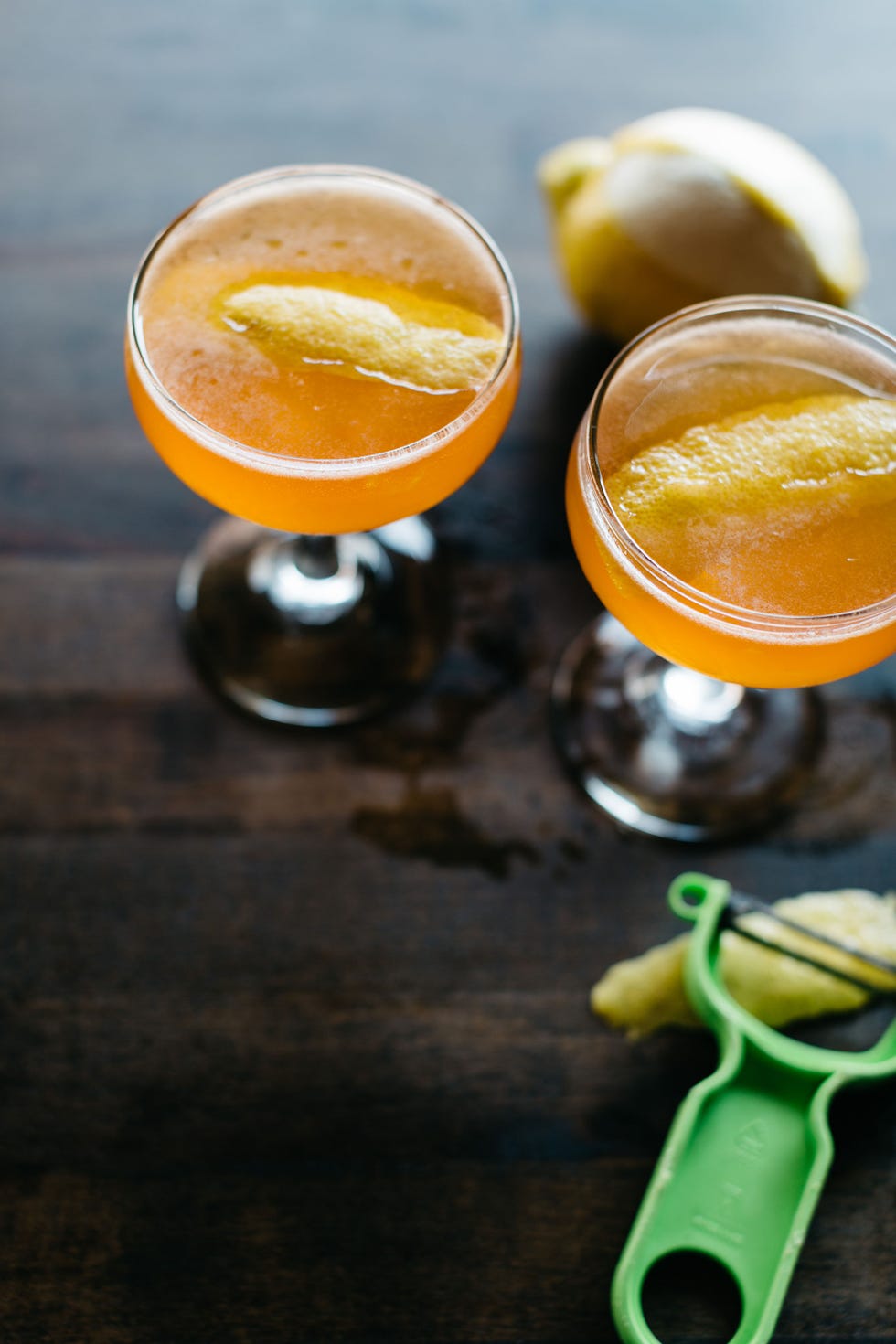 Drink, Ingredient, Tableware, Orange, Amber, Cocktail, Orange drink, Juice, Serveware, Alcoholic beverage, 