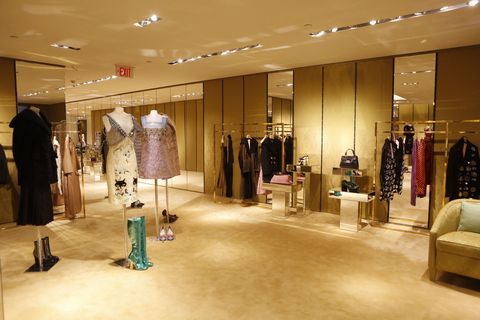 Retail, Floor, Fashion, Outlet store, Boutique, Clothes hanger, Couch, Collection, Fashion design, Mannequin, 