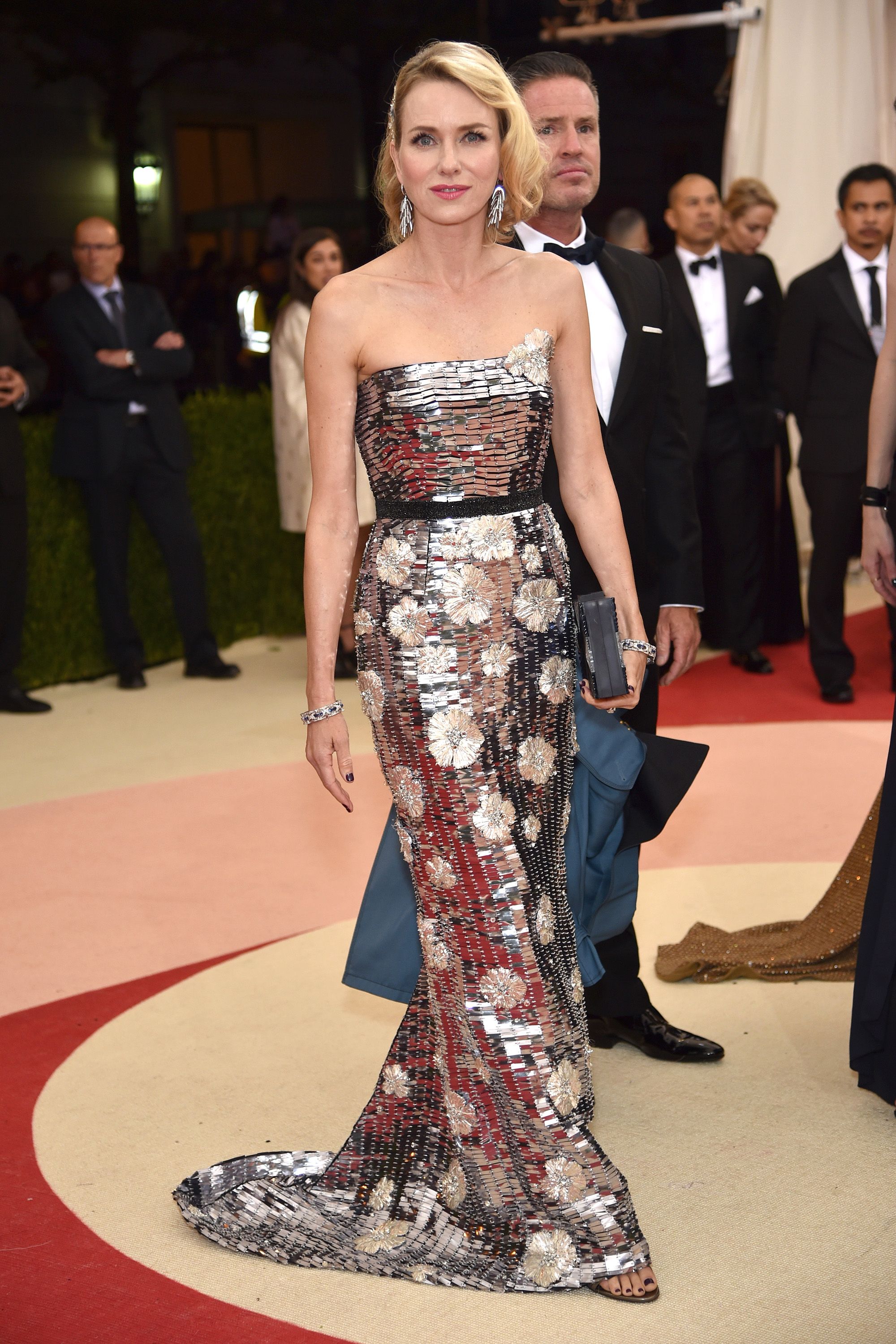 Red Carpet Dresses At Met Gala 2016 - Dresses And Gowns From The Met ...