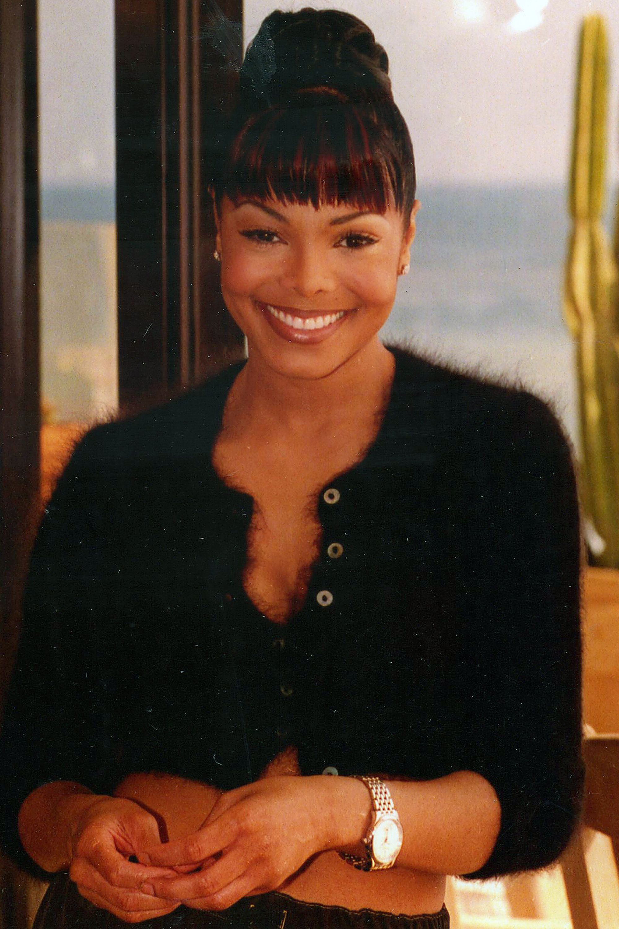 hbz-janet-jackson-1998-gettyimages-548759005.jpg