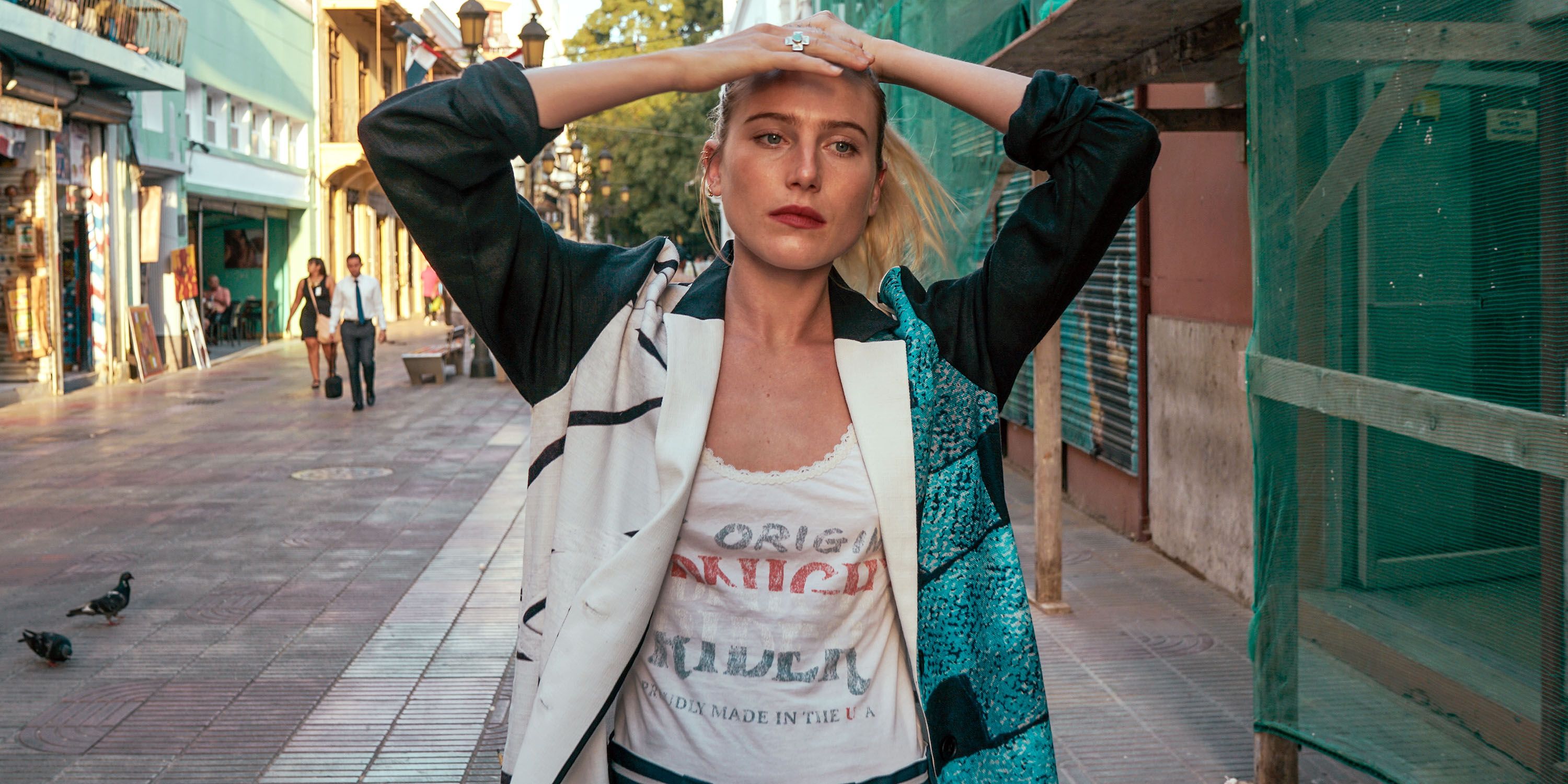 Dree Hemingway Writes a Video Love Note Dree Hemingway Writes a Video Love Note