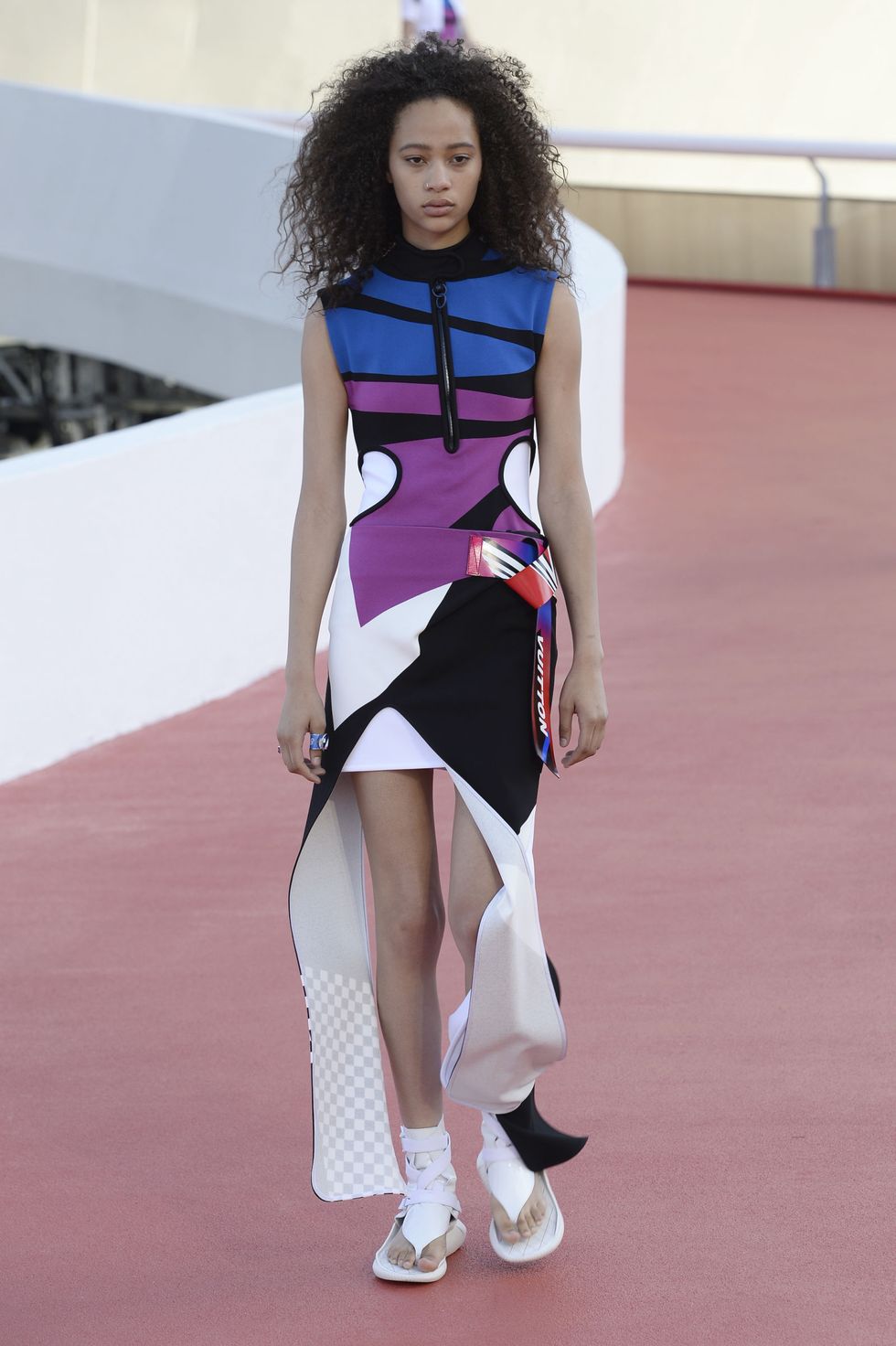 Louis Vuitton Cruise Show 2016 Pictures