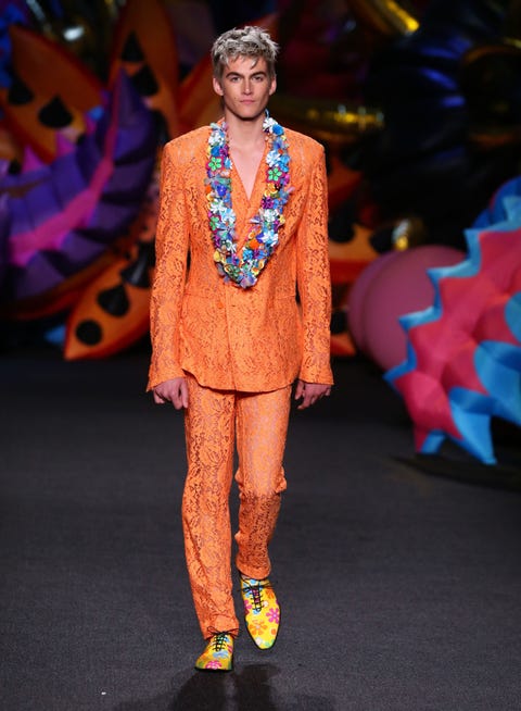 Anwar Hadid, Hailey Baldwin, Miranda Kerr and More Walk Runway for