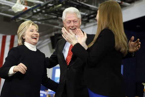hbz-clintons-embedded