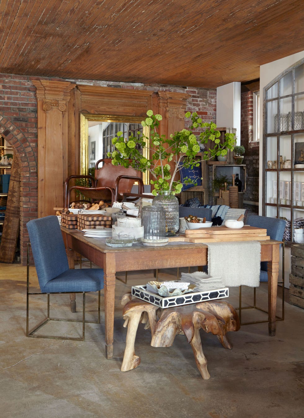 Furniture, Room, Table, Property, Building, Dining room, Interior design, Outdoor table, Kitchen & dining room table, Floor, Furniture, Room, Table, Property, Building, Dining room, Interior design, Outdoor table, Kitchen & dining room table, Floor,