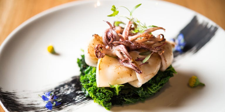 Cuisine, Food, Dishware, Ingredient, Leaf vegetable, Recipe, Serveware, Garnish, Culinary art, Dish, 