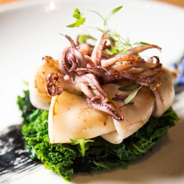Cuisine, Food, Dishware, Ingredient, Leaf vegetable, Recipe, Serveware, Garnish, Culinary art, Dish, 