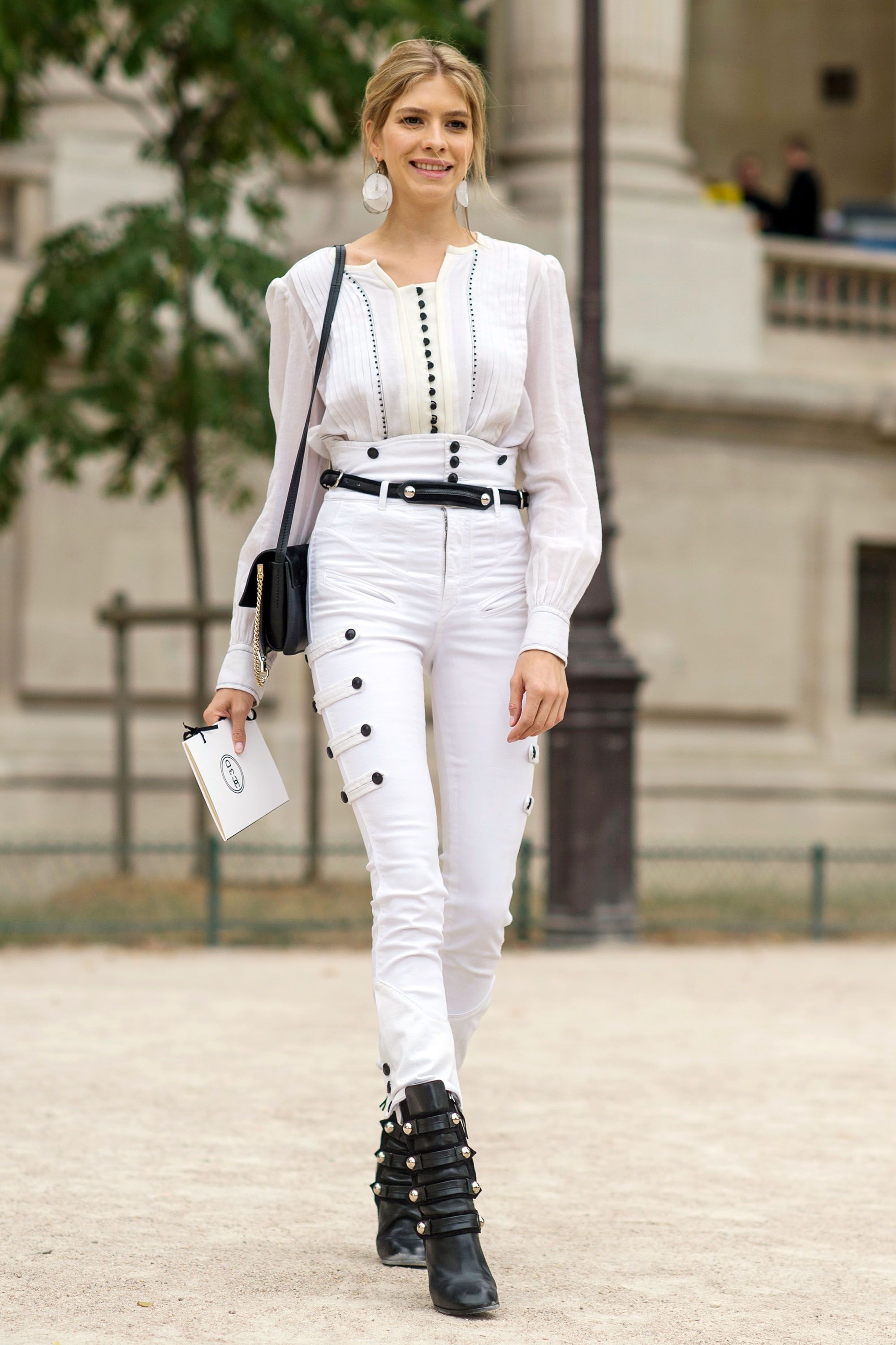 Модные женские белые джинсы