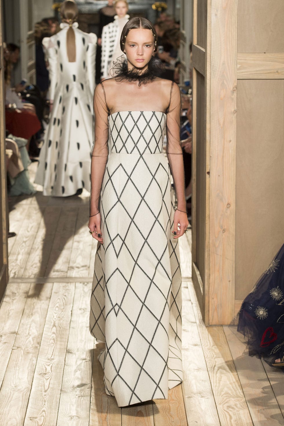 Clothing, Shoulder, Dress, Textile, Formal wear, Style, One-piece garment, Gown, Floor, Fashion show, 