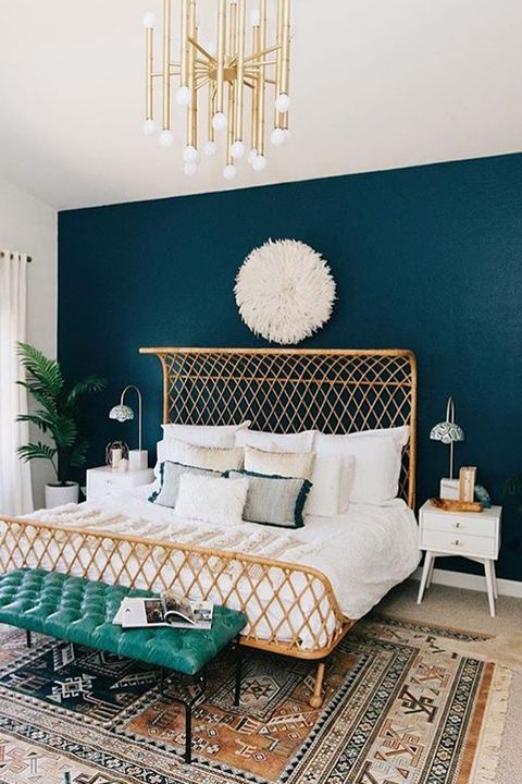 <p>Kirsten Grove's signature style involves plenty of white, pink, and eye-catching interior tricks, like statement walls and retro furniture. Essentially, this interior stylist is creating every woman's dream house. <em><a href="https://www.instagram.com/simplygrove/" target="_blank">@simplygrove</a></em></p>