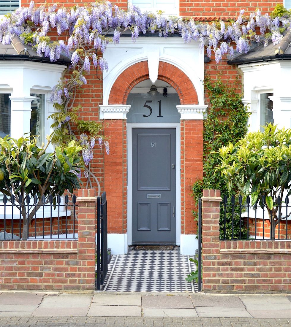 <p>The wisteria-hysteria has definitely been the thing this spring. Thousands of Instagramers have been looking for the perfect house draped in the seasonal bloom to add to their feeds. Looking for the best places to get your shot? Try Kensington and Notting Hill–they're your best bet.</p>