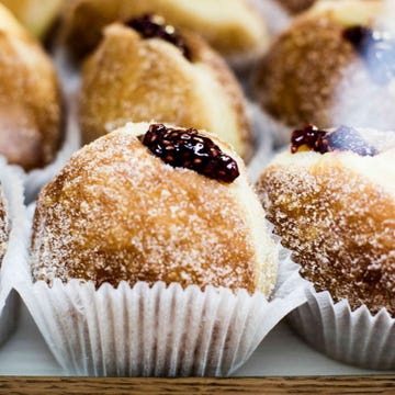 Food, Cuisine, Sweetness, Baked goods, Dessert, White, Dish, Finger food, Recipe, Baking cup, 