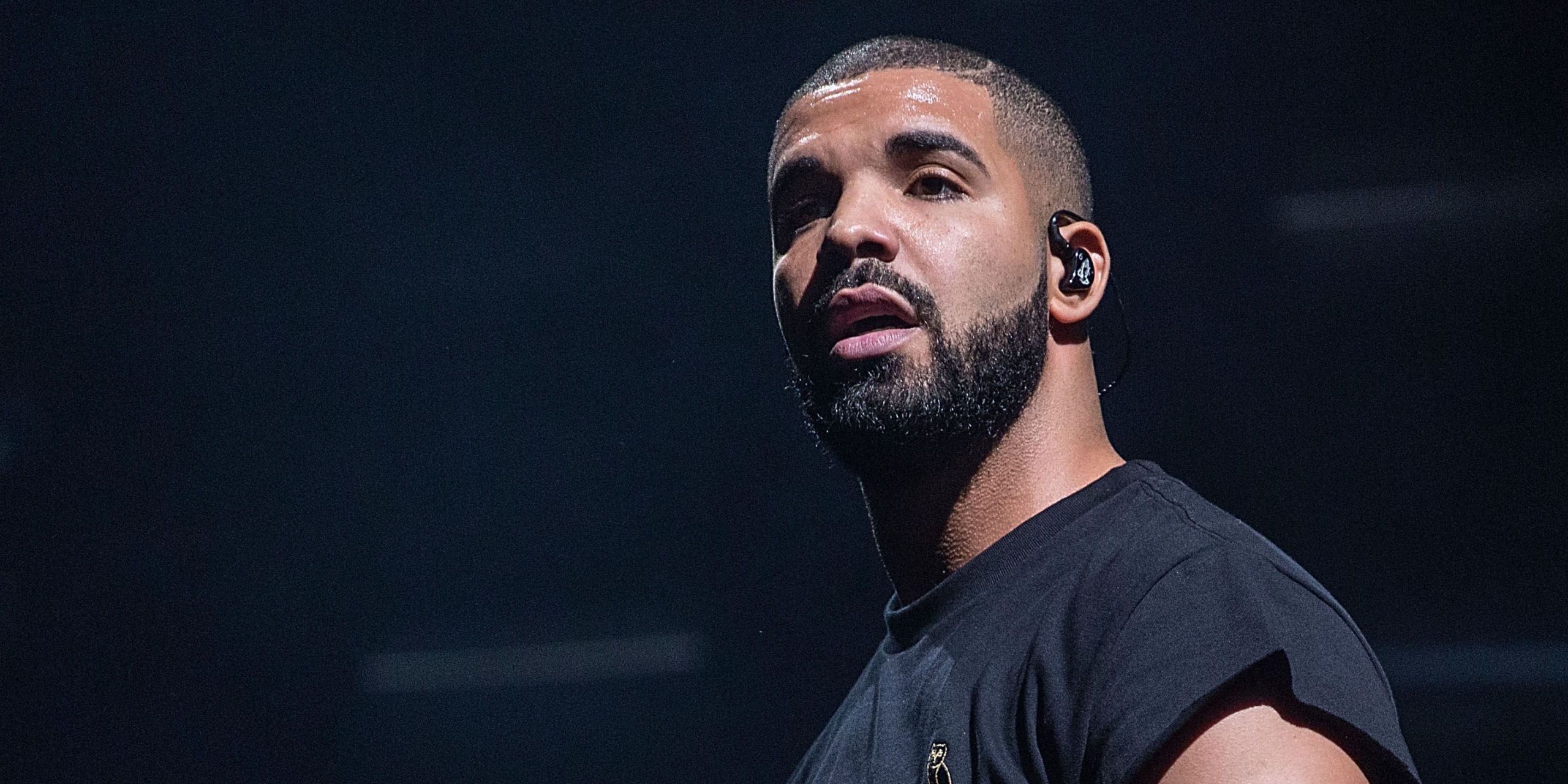 WATCH: Drake gifts fan Birkin bag worth R570,000 as tour shenanigans  continue