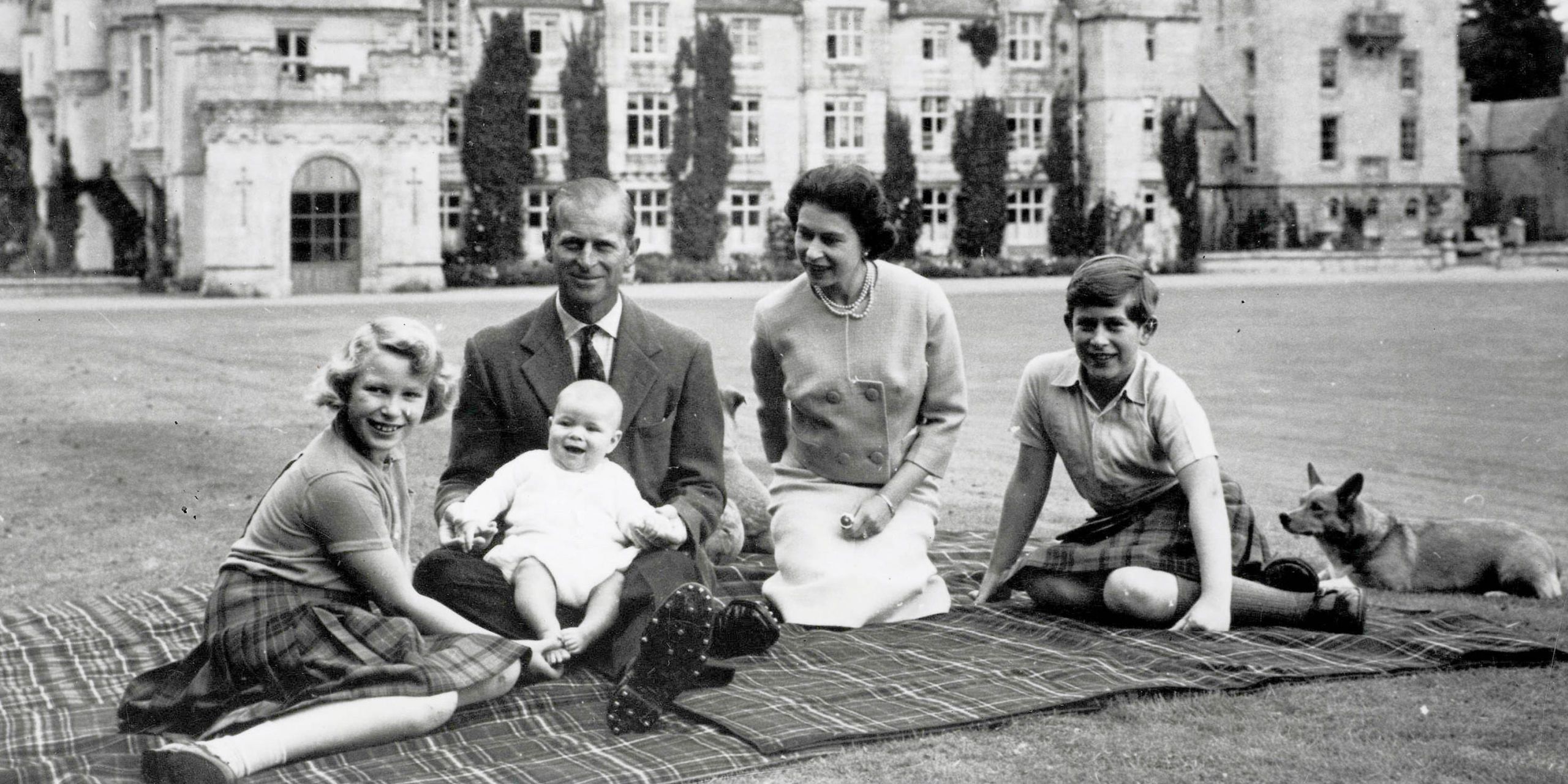 92 Photos Of The British Royal Family - The History Of The British ...