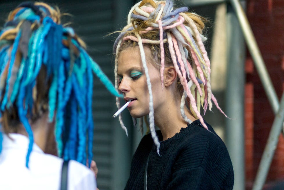 Hairstyle, Style, Hair accessory, Fashion, Street fashion, Hair coloring, Jewellery, Artificial hair integrations, Blond, Acting, 