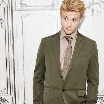 Collar, Dress shirt, Sleeve, Standing, Formal wear, Style, Jaw, Blazer, Pocket, Button, 