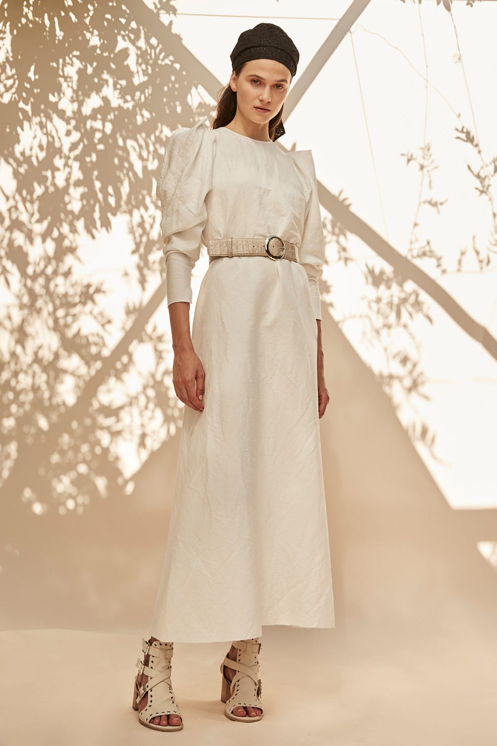 Sleeve, Shoulder, Dress, Textile, One-piece garment, Fashion, Fashion model, Street fashion, Day dress, Beige, 