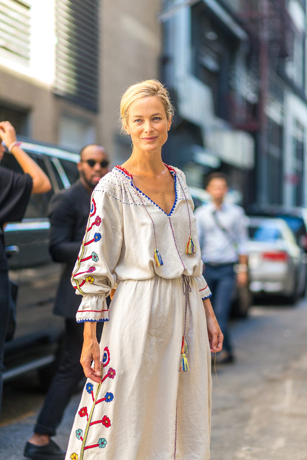 Street, Style, Street fashion, Jewellery, Dress, Bag, Necklace, Luggage and bags, Blond, Handbag, 