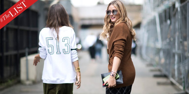 Eyewear, Arm, Glasses, Vision care, Sleeve, Human body, Shoulder, Hand, Fashion accessory, Sunglasses, 