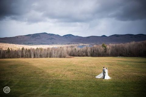 <p>The <a href="http://www.mountaintopinnweddings.com/" target="_blank" embed_count="4">Mountain Top Inn</a>&nbsp;in&nbsp;Chittenden, Vermont,&nbsp;sits on 350 acres of pristine hills, farmland, and (of course) mountains. It might be a bit chilly&nbsp;—&nbsp;the Inn is, after all, in Vermont, where even late summer can be nippy&nbsp;—&nbsp;but when it comes to a wedding set amidst the peak of fall foliage, you couldn't&nbsp;find anywhere better.</p>