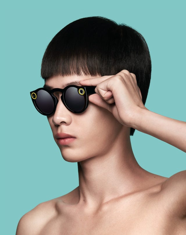 Eyewear, Ear, Vision care, Lip, Glasses, Cheek, Skin, Goggles, Forehead, Shoulder, 