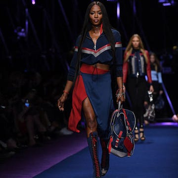 Fashion show, Runway, Fashion model, Darkness, Fashion, Model, Public event, Street fashion, Fashion design, Costume design, Fashion show, Runway, Fashion model, Darkness, Fashion, Model, Public event, Street fashion, Fashion design, Costume design,