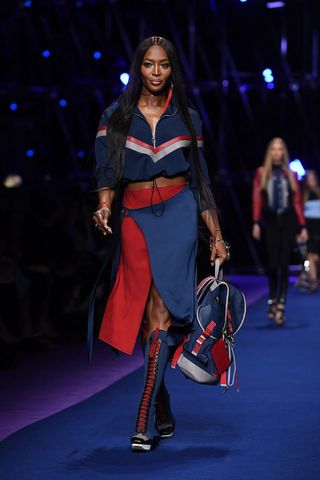 Naomi Campbell Walks Versace Spring 2017 at Milan Fashion Week - Naomi ...