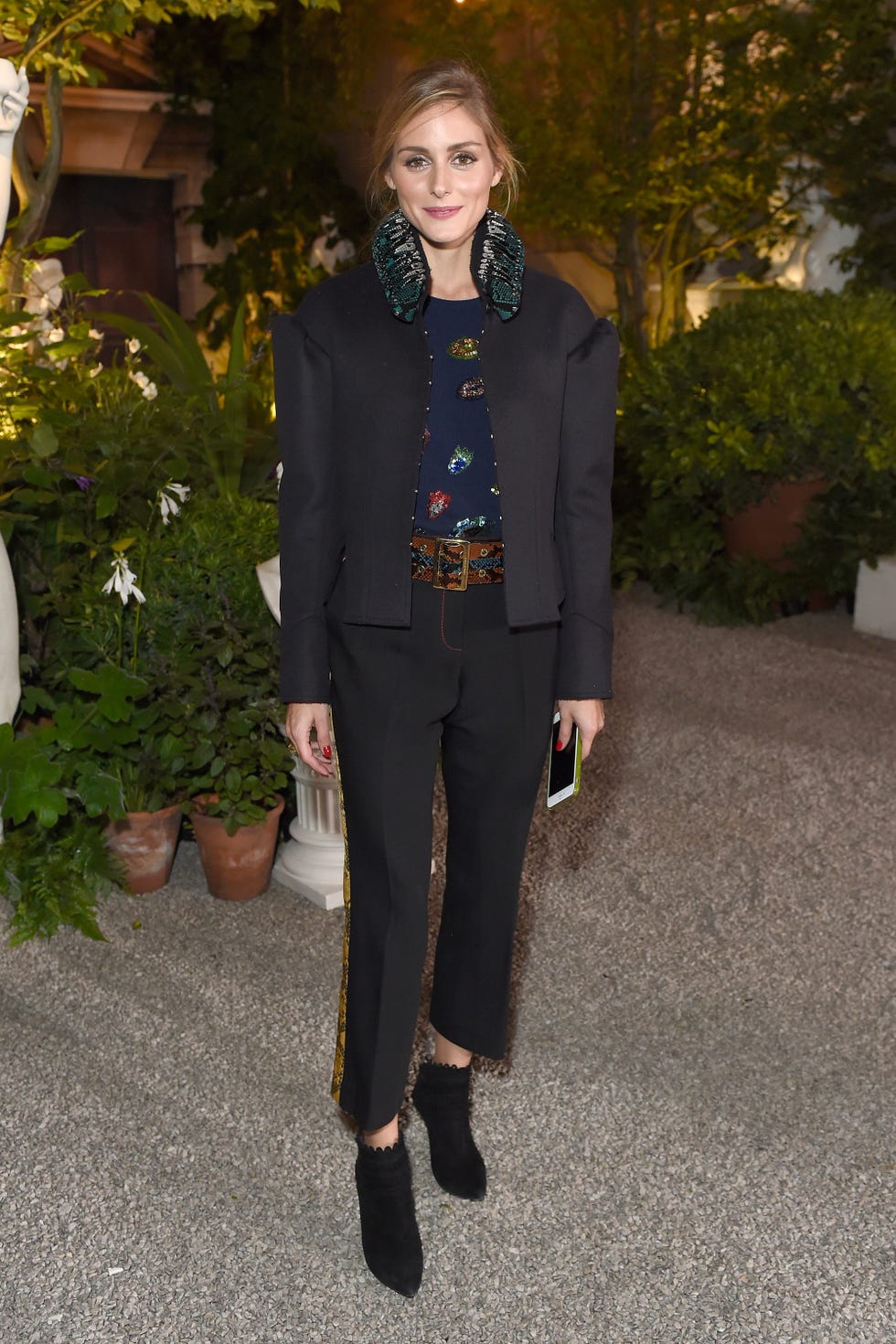 Clothing, Collar, Outerwear, Coat, Style, Street fashion, Blazer, Jewellery, Fashion model, Pantsuit, 