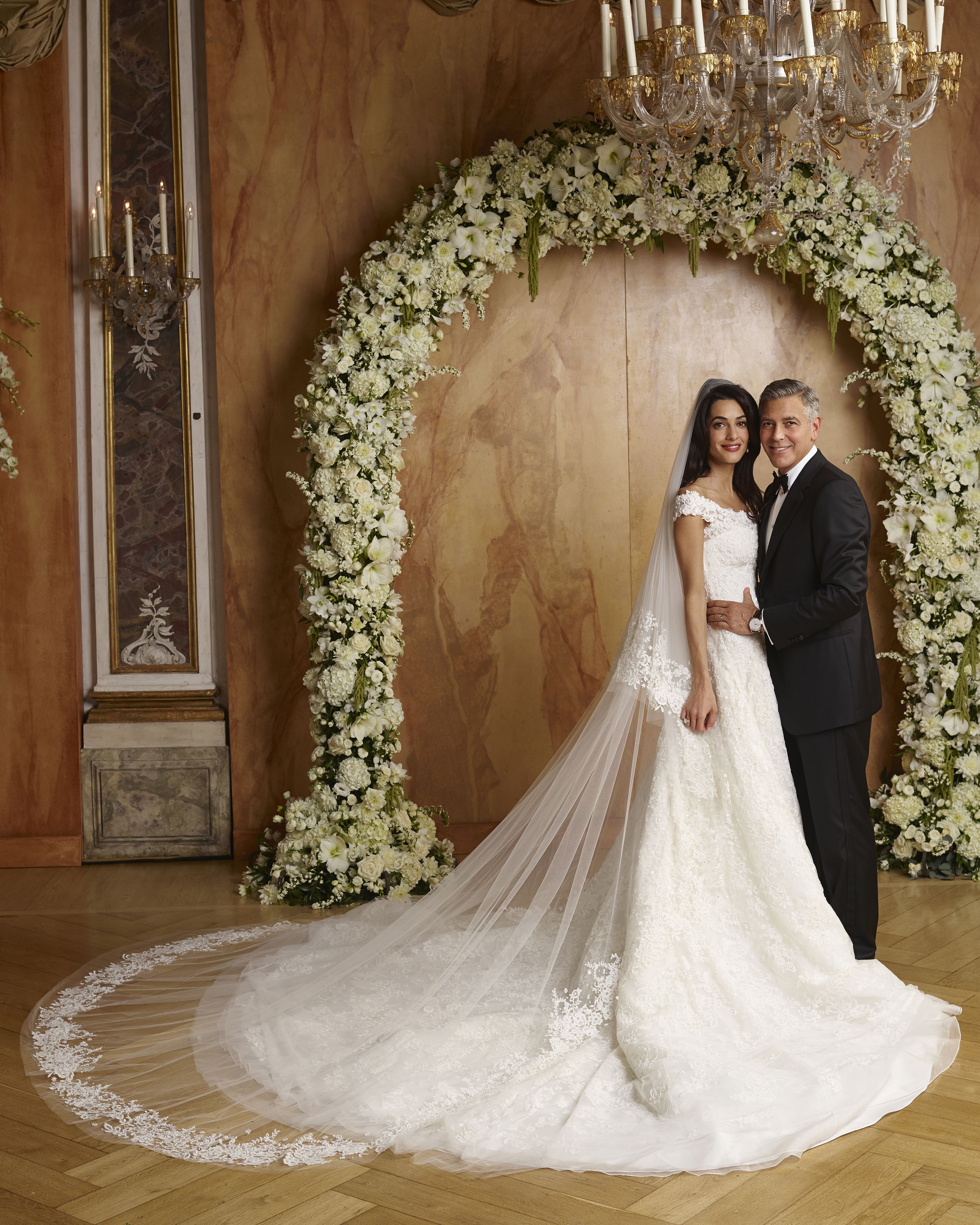 50 Iconic Celebrity Wedding Dresses - Most Memorable Wedding Gowns in  History