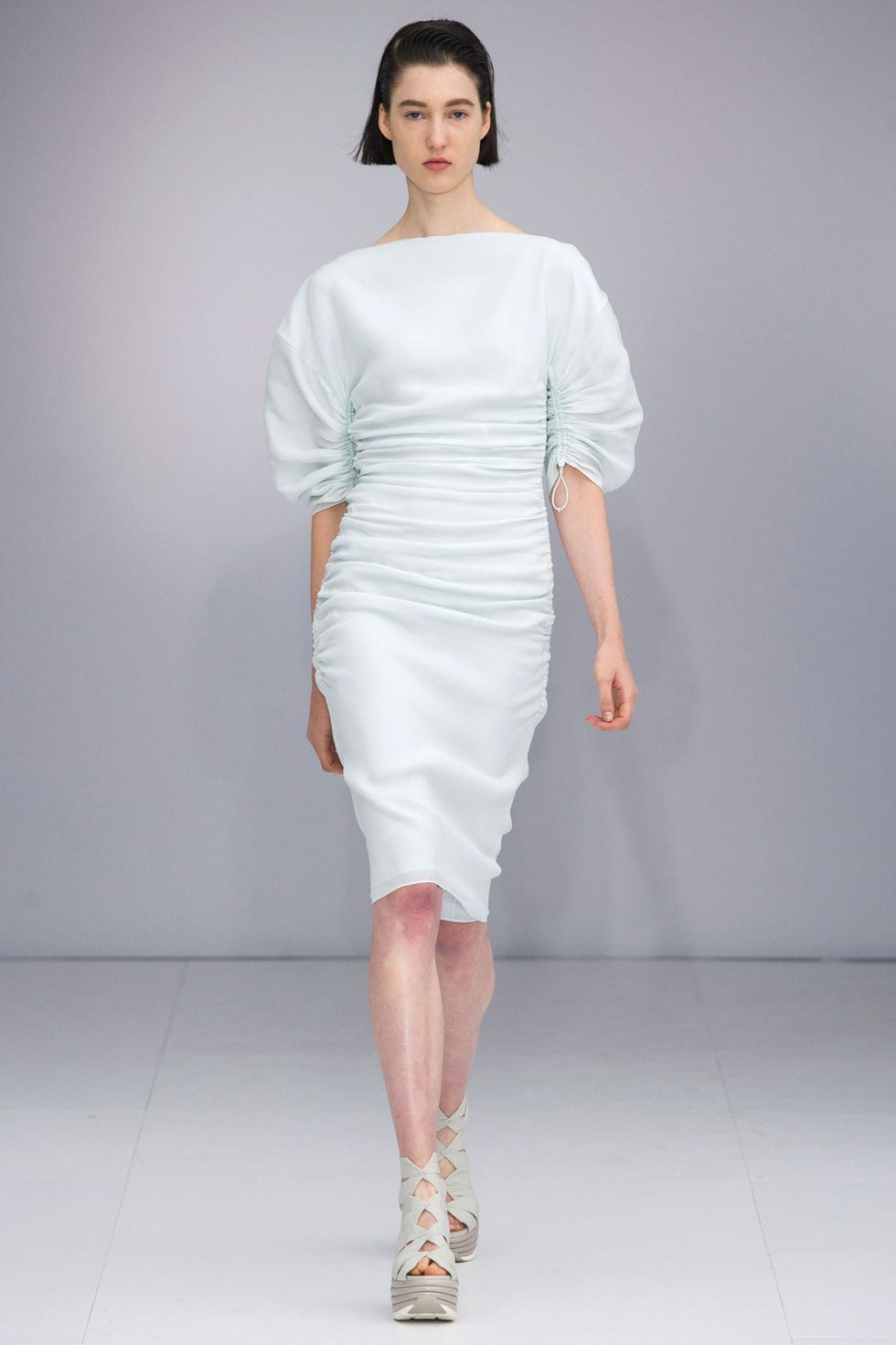 Sleeve, Human leg, Fashion show, Shoulder, Joint, Fashion model, Style, Runway, Waist, Knee, Sleeve, Human leg, Fashion show, Shoulder, Joint, Fashion model, Style, Runway, Waist, Knee,