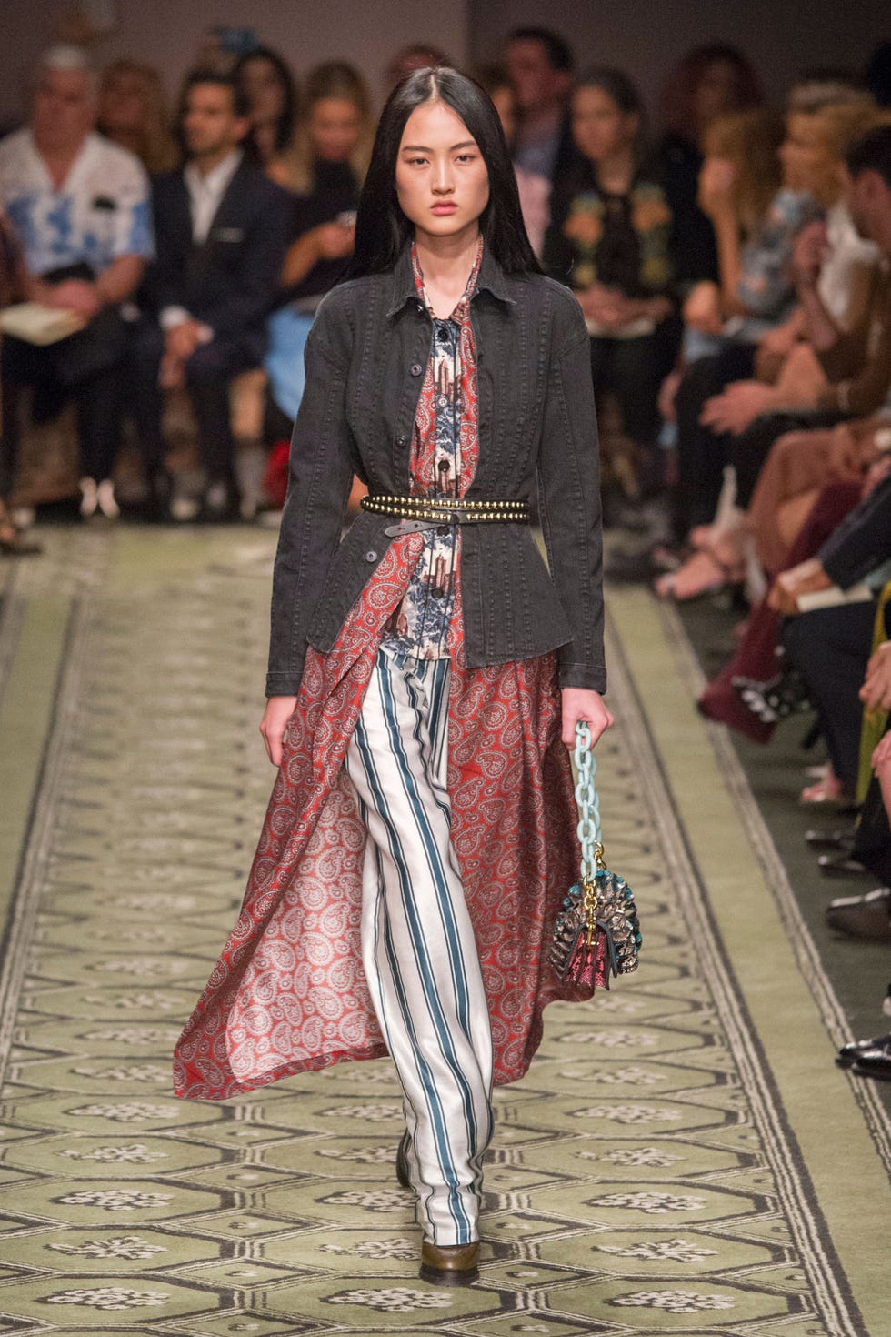 Footwear, Leg, Fashion show, Runway, Fashion model, Style, Fashion, Model, Street fashion, Fashion design, 