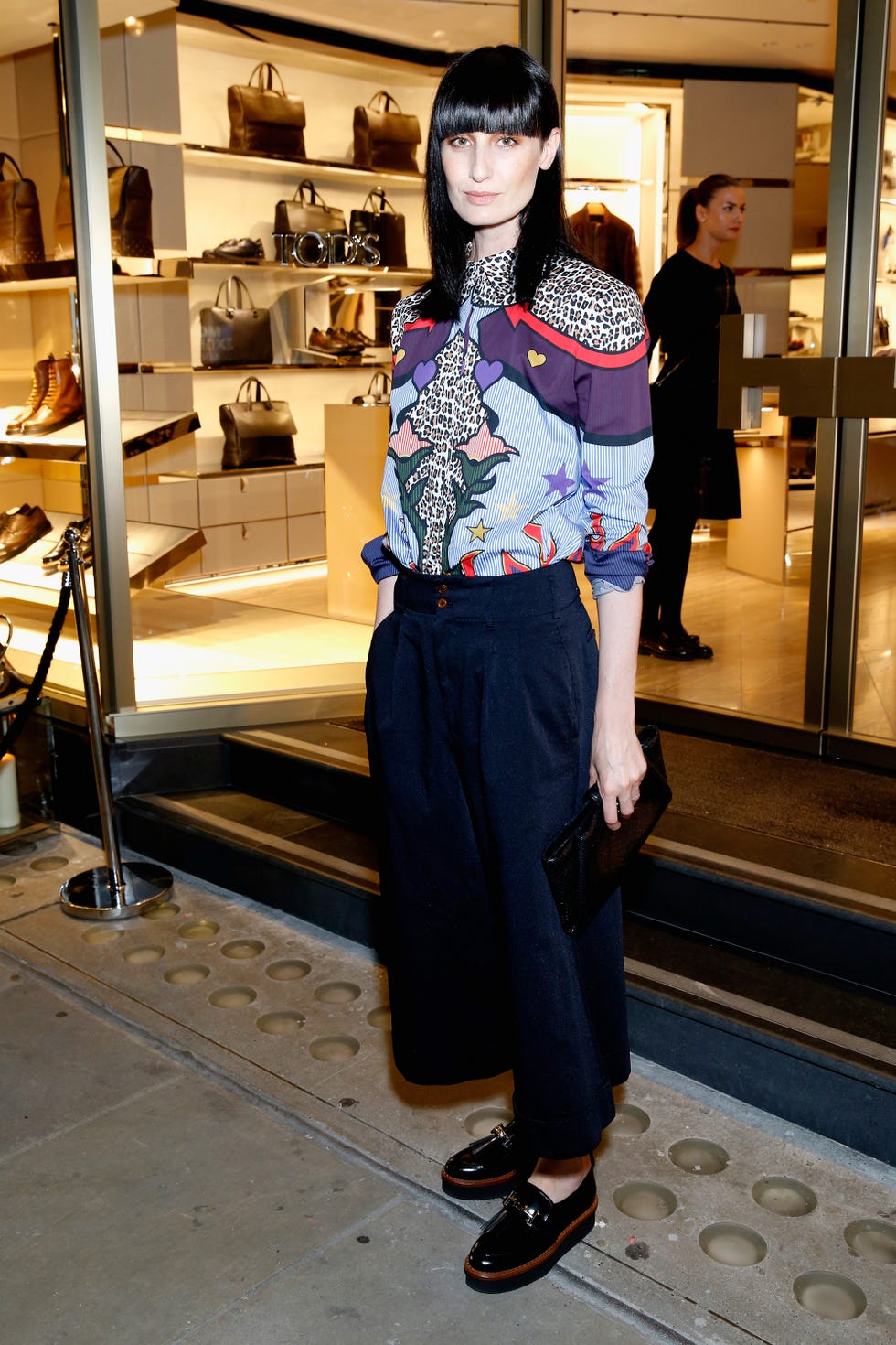 Shelf, Style, Shelving, Collar, Waist, Street fashion, Fashion, Bag, Maroon, Luggage and bags, 