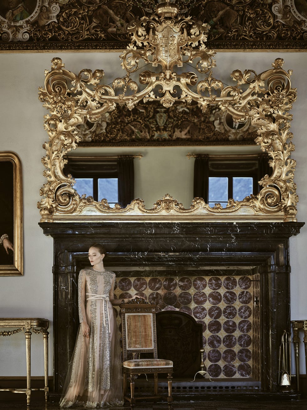 Interior design, Molding, Antique, Hearth, Fireplace, Brass, Ornament, Mirror, Bronze, 